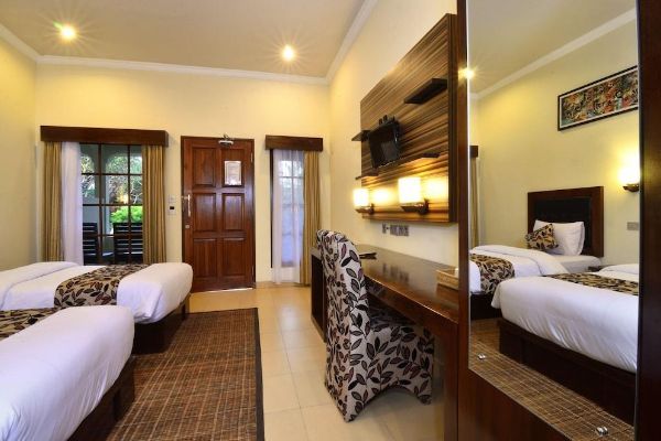 Segara Anak Bungalow & Restaurant (Praya)